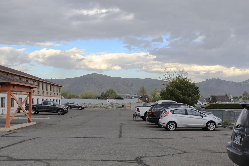 Super 8 By Wyndham Carson City Lake Tahoe Exterior foto