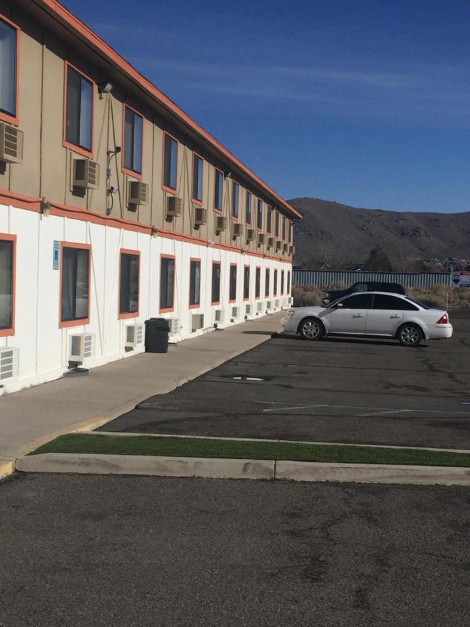 Super 8 By Wyndham Carson City Lake Tahoe Exterior foto